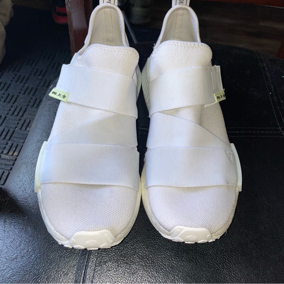Adidas NMD_R1 Slip-On Sneaker size 9 - Picture 3 of 5